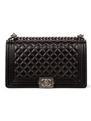 Chanel Medium Boy Bag + Brand Box , size 25*14 ..