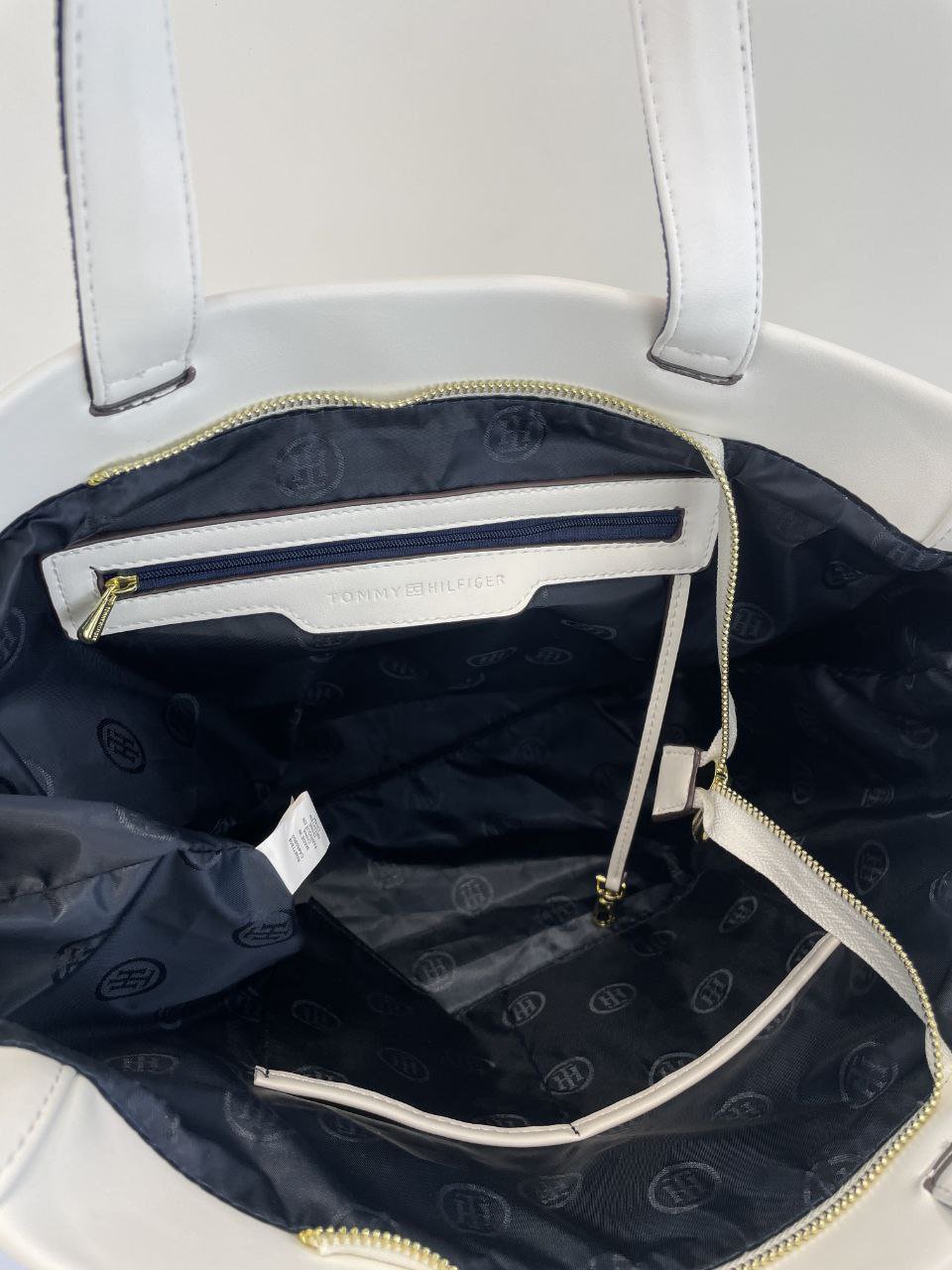 ⁦TOMMY HILFIGER Shopper Tote Bag ، size 45x28⁩ - الصورة ⁦4⁩