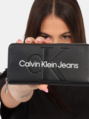 Calvin Klein Zip Around  Tonal Logo wallet + Brand Box , size 20*10