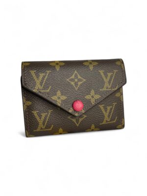 Louis Vuitton Monogram  Tri fold Wallet + Brand Box mgc , size 12*9