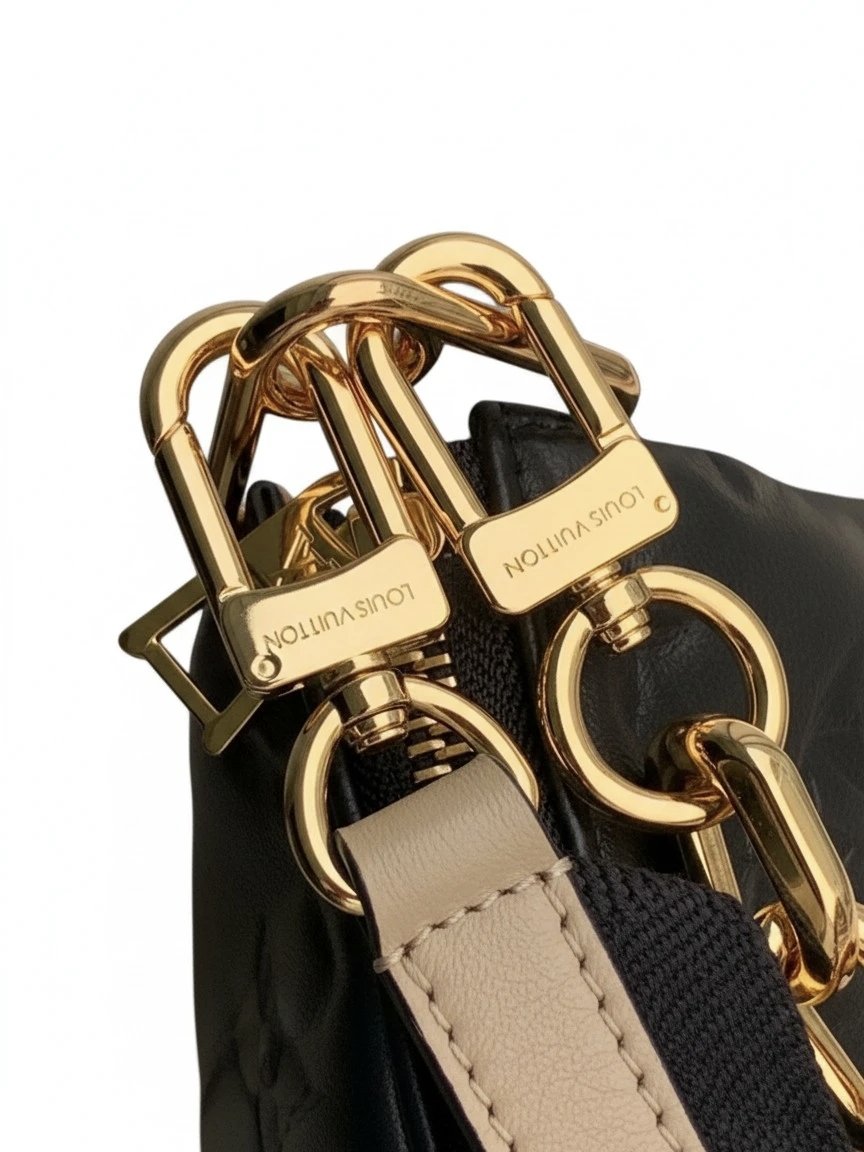 ⁦Louis Vuitton coussin PM Black + Brand Box  ,size  27*20 asl⁩ - الصورة ⁦7⁩