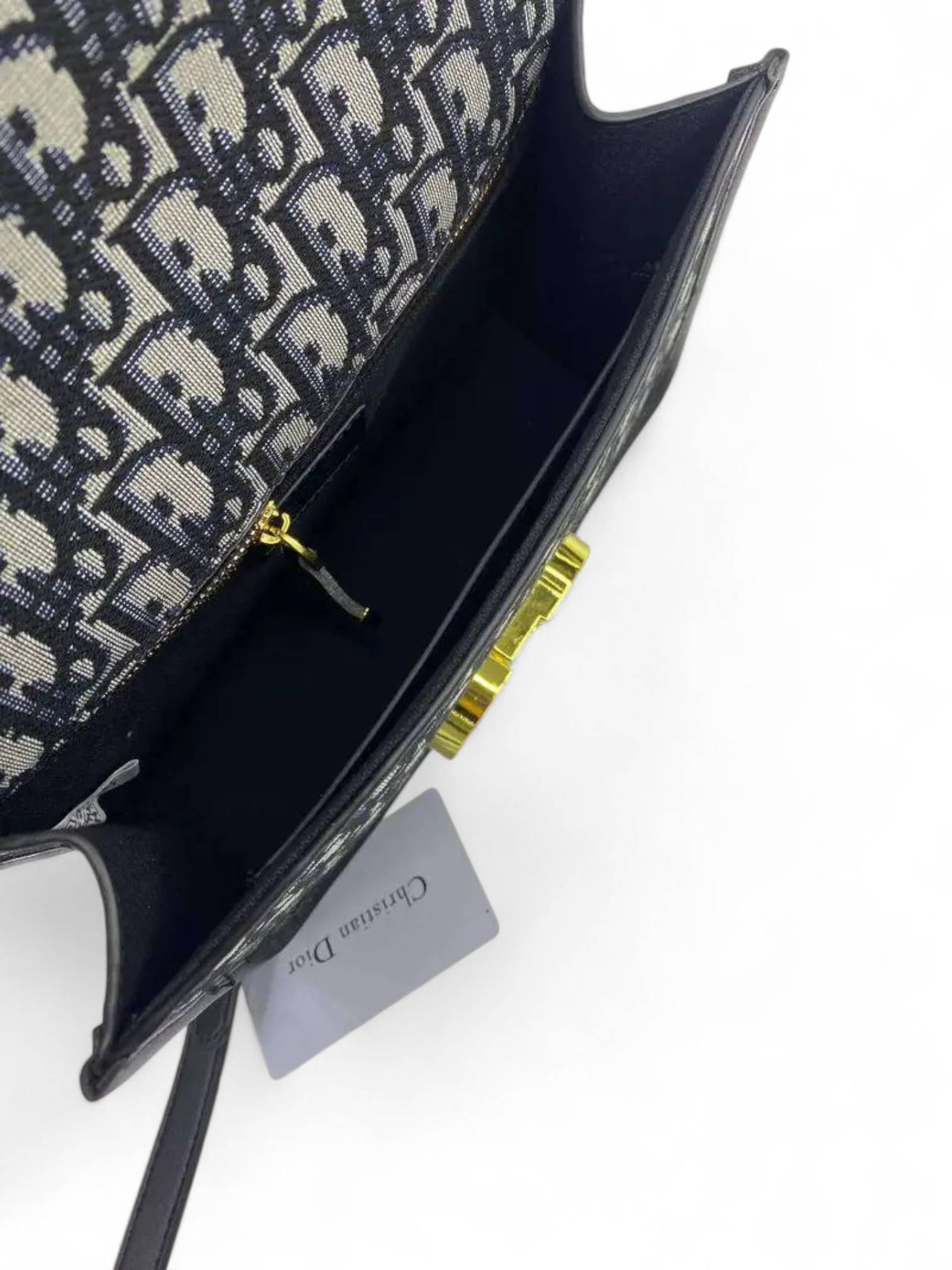 d1ii0c8r1heMC1UBliROzZ0Rvdb22F44227728-4a8b-49fb-b29d-1ac3b5c58e63 (4)