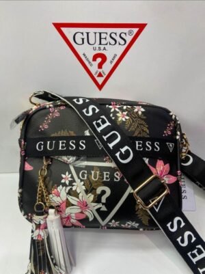 GUESS camera bag , size 22*16 .. BFR C