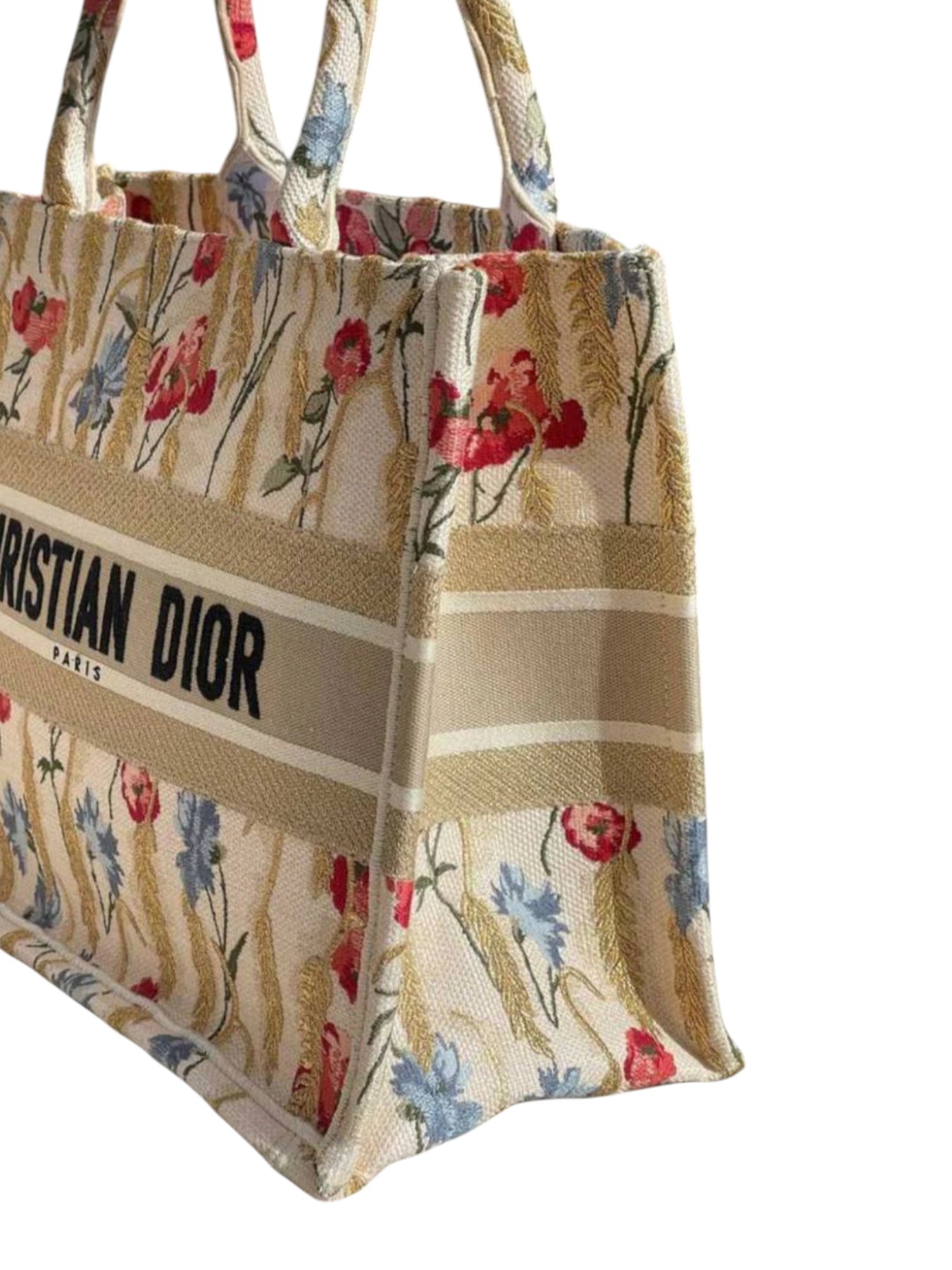 ⁦Christian Dior Canvas Embroidered Medium Hibiscus Book Tote Beige Multicolor

 , size 43x32 .. EID⁩ - الصورة ⁦5⁩