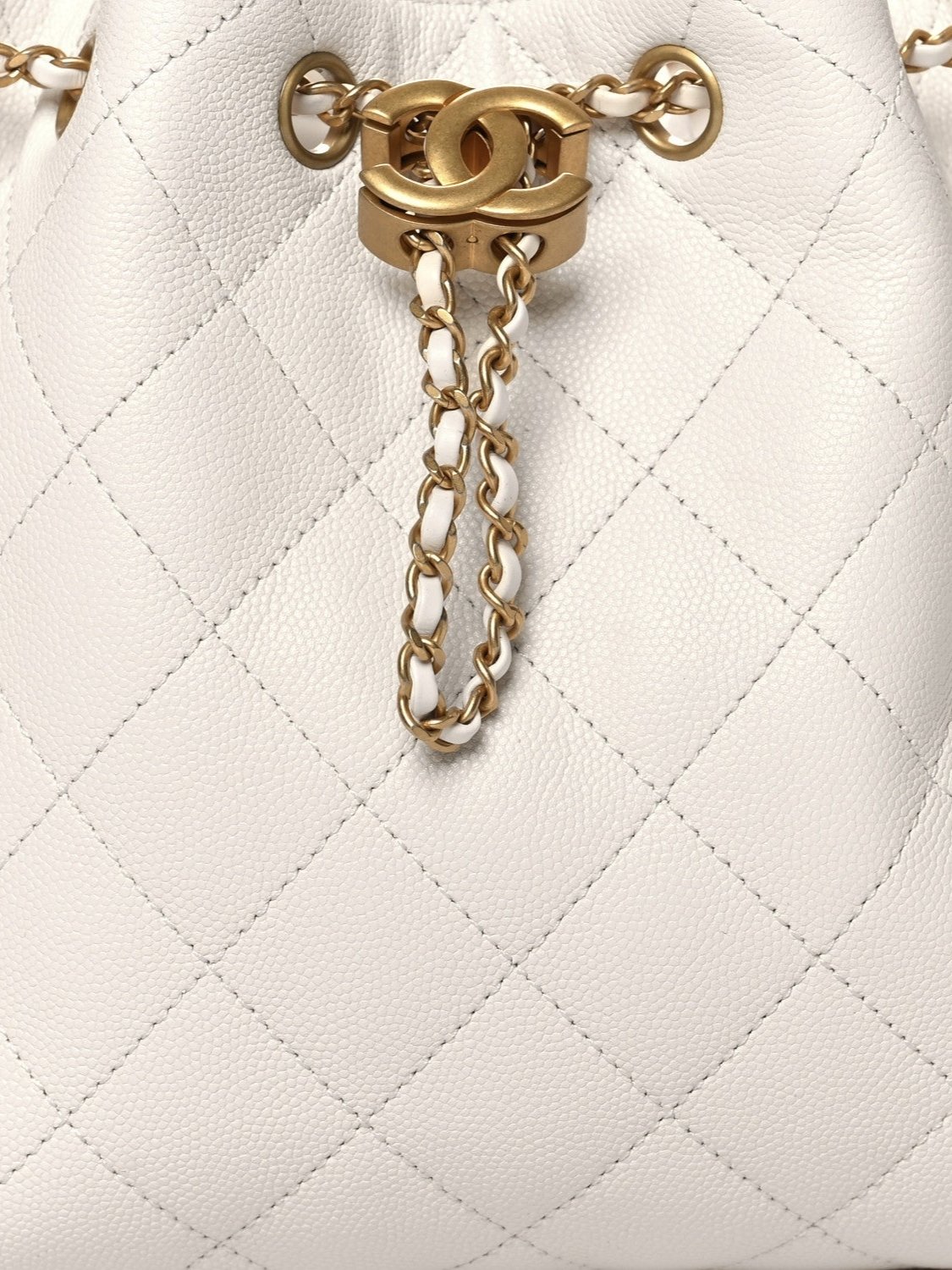 ⁦Chanel 25 Caviar leather   + Dust cover, size 30*27⁩ - الصورة ⁦6⁩