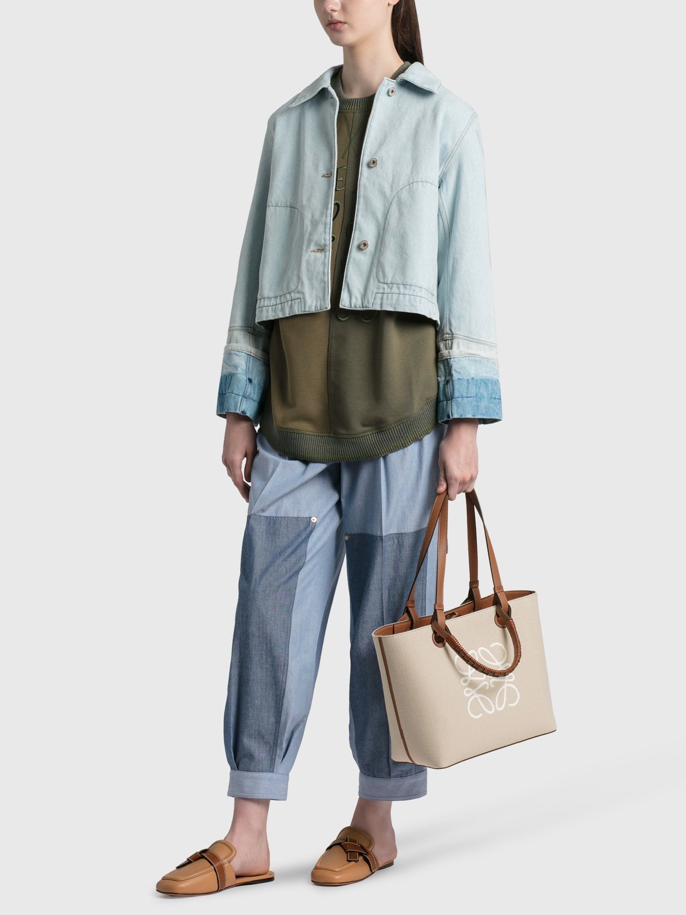 ⁦LOEWE Anagram Shoulder Tote Bag Canvas Beige , Mirror Original , (size 29*21)⁩ - الصورة ⁦5⁩