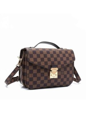 Louis Vuitton pochette Metis East West 
+ Brand Box , size 25*20