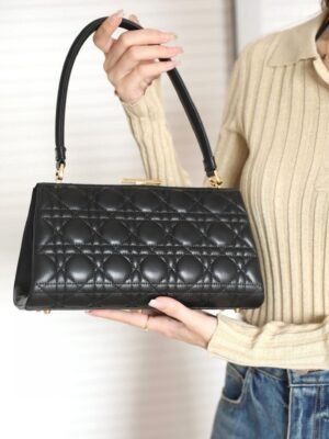 CHRISTIAN DIORSac Caro Cannage Frame Cuir Noir + Brand Box , size 29*16