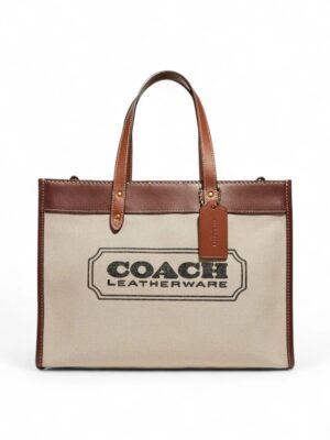 Coach
Field Tote 30 With Coach Badge
  + Brand Box , size 31*23