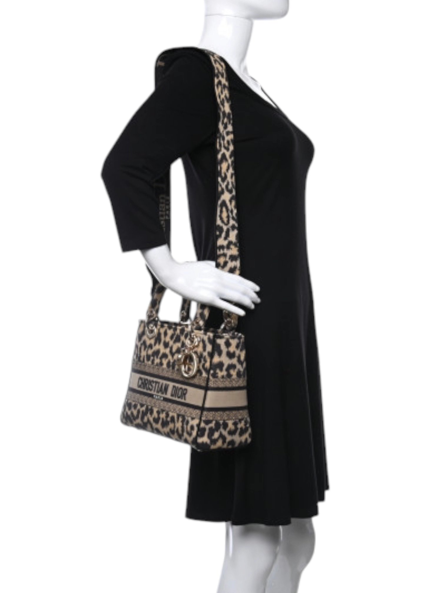 ⁦Christine Dior Canvas Medium Mizza Embroidered Lady D-Lite size 25*21 with brand box⁩ - الصورة ⁦9⁩
