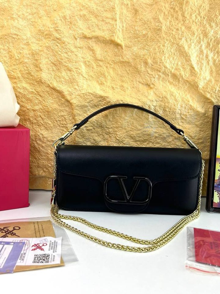 Valentino Garavani Loco Shoulder Bag + Brand Box , size 28*14 - الصورة 5