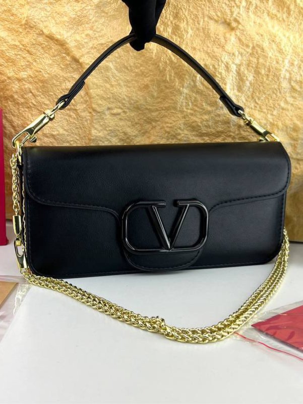 Valentino Garavani Loco Shoulder Bag + Brand Box , size 28*14 - الصورة 4