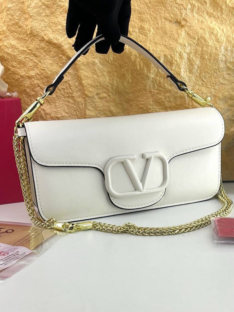 Valentino Garavani Loco Shoulder Bag + Brand Box , size 28*14 - الصورة 7