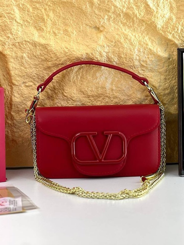⁦Valentino Garavani Loco Shoulder Bag + Brand Box , size 20*12⁩ - الصورة ⁦15⁩