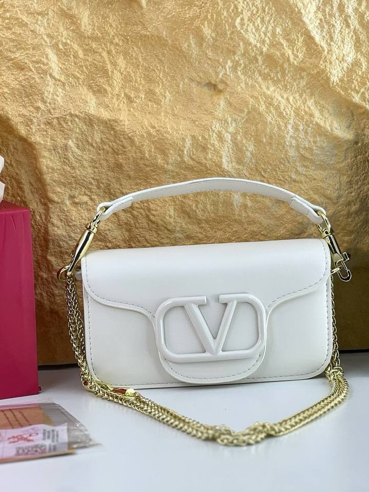 ⁦Valentino Garavani Loco Shoulder Bag + Brand Box , size 20*12⁩ - الصورة ⁦14⁩