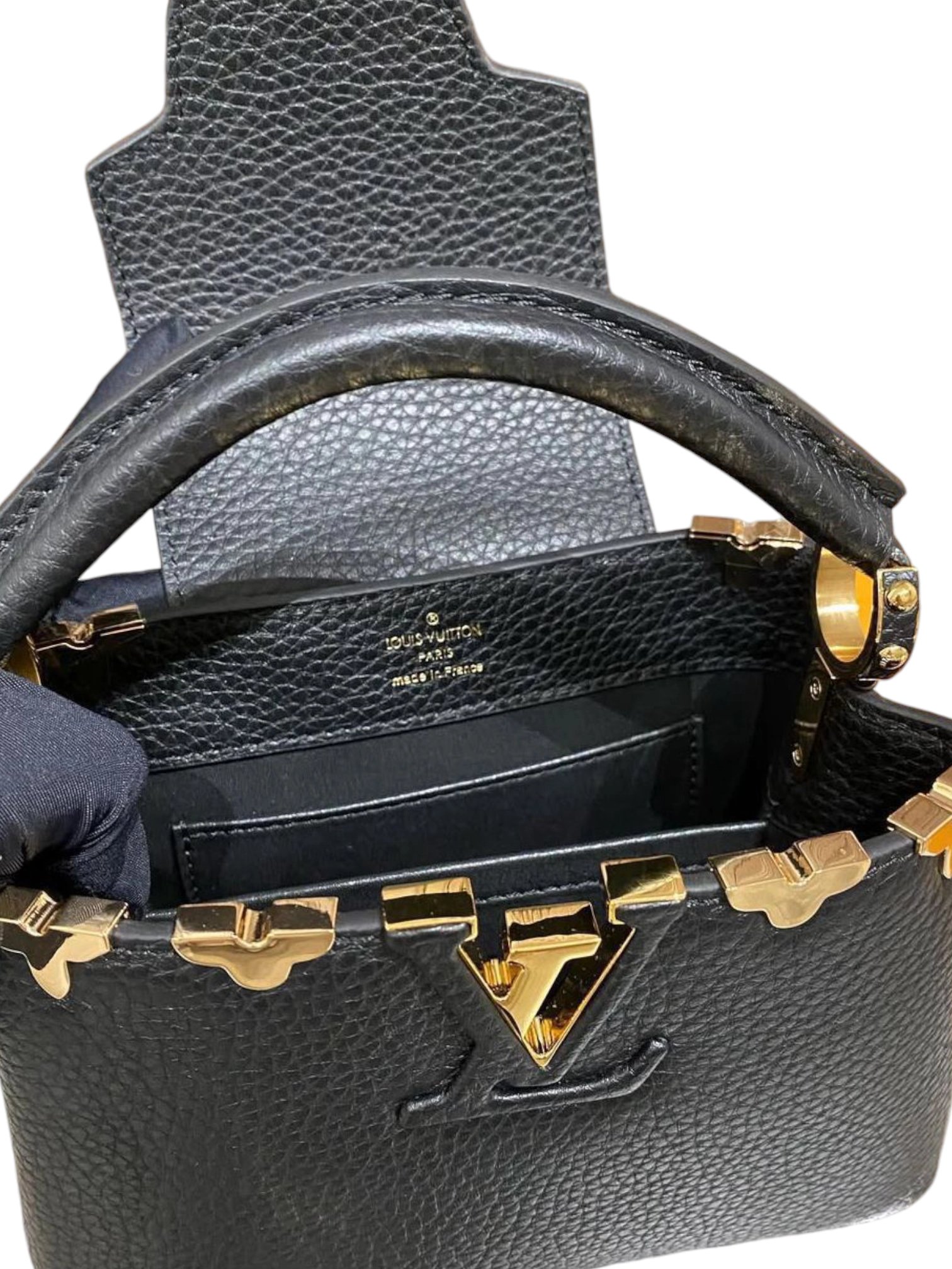 ⁦Louis Vuitton Taurillon Embellished Flower Crown Capucines PM Black + Brand Box , size 27*17⁩ - الصورة ⁦5⁩