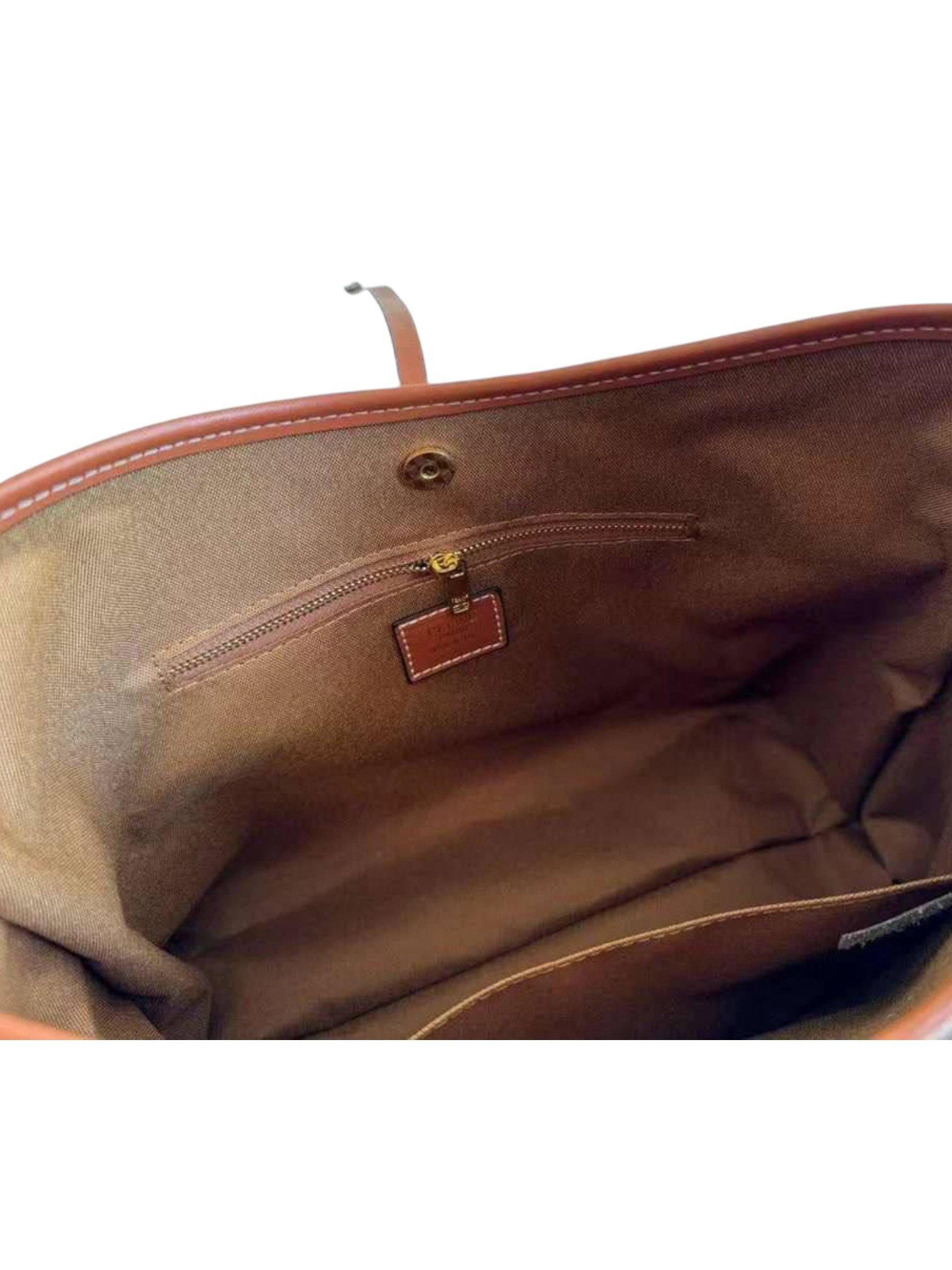 ⁦Celine Hobo carryall + Brand Box , size 35*21⁩ - الصورة ⁦3⁩