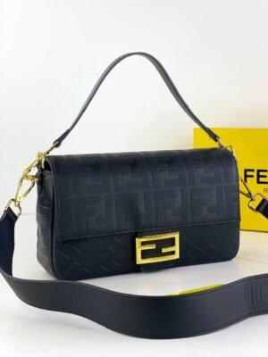 FENDI Baguette + Brand Box , size 28*15