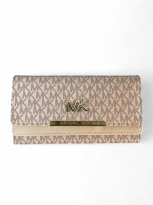 Michael kors wallet + Brand Box , size 19*9