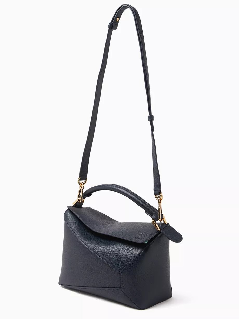 ⁦LOEWE Small Leather Puzzle Edge Top-Handle  + Brand Box , size 24*17⁩ - الصورة ⁦3⁩