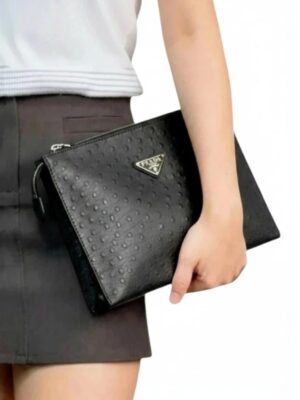 Prada
Ostrich Leather   Clutch + Brand Box , size 26*20