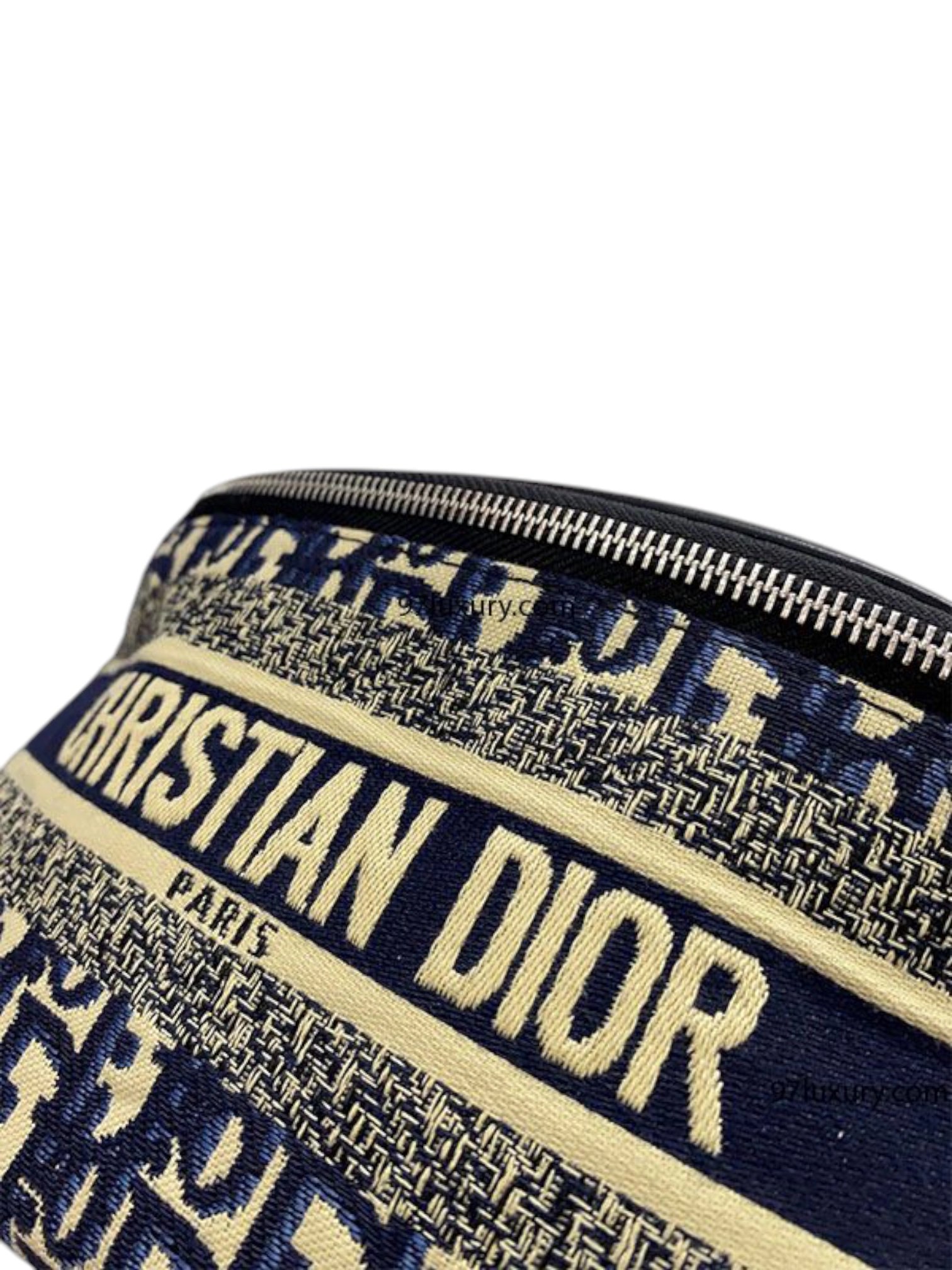 ⁦Christian Dior  Belt bag size 27*13 .. BFR⁩ - الصورة ⁦4⁩