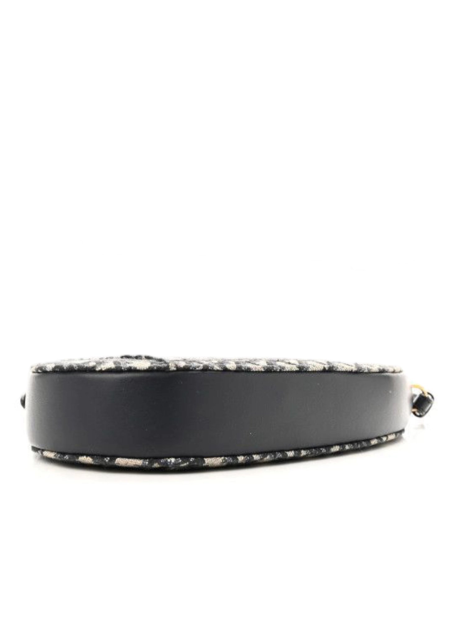 ⁦Christian Dior Oblique Saddle Rodeo Pouch + Brand Box , size 25*15 .. BFR⁩ - الصورة ⁦4⁩