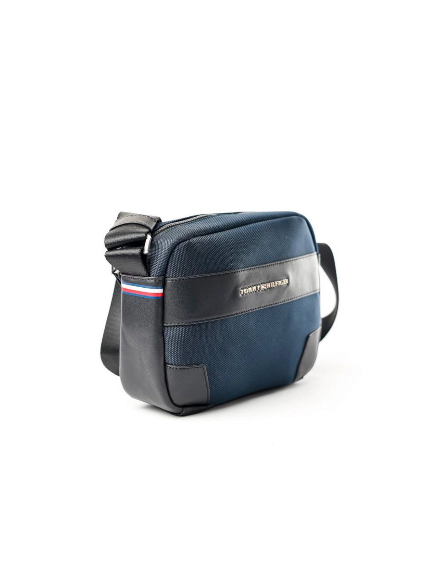 ⁦Tommy Hilfiger TH Urban Camera Crossbody Bag in Nylon  , size 27*15 .. BFR⁩ - الصورة ⁦2⁩