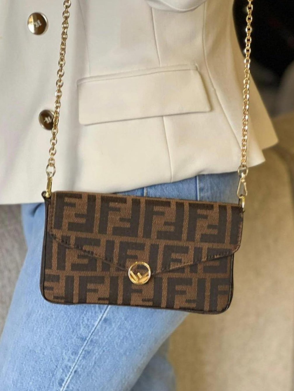 ⁦FENDI Wallet On Chain With Pouches in Zucca FF

 + Brand Box , size 23*13 .. BFR⁩ - الصورة ⁦7⁩