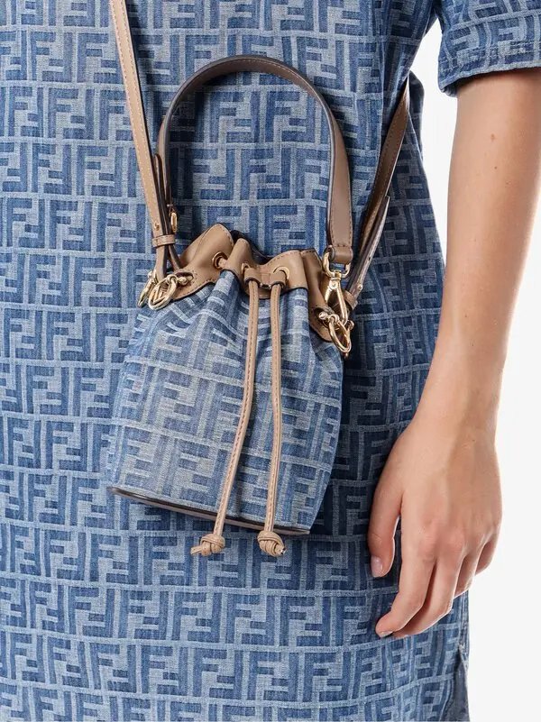⁦Fendi Mini 
mon tresor bucket bag + Brand Box , size 18*14 .. BFR⁩ - الصورة ⁦6⁩