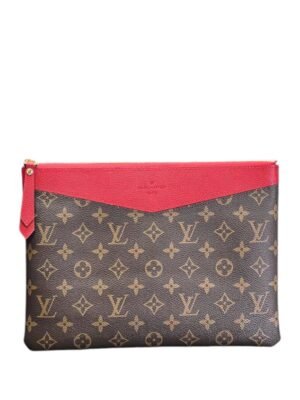Louis Vuitton Clutch Monogram Daily Pouch + Brand Box , size 29*20