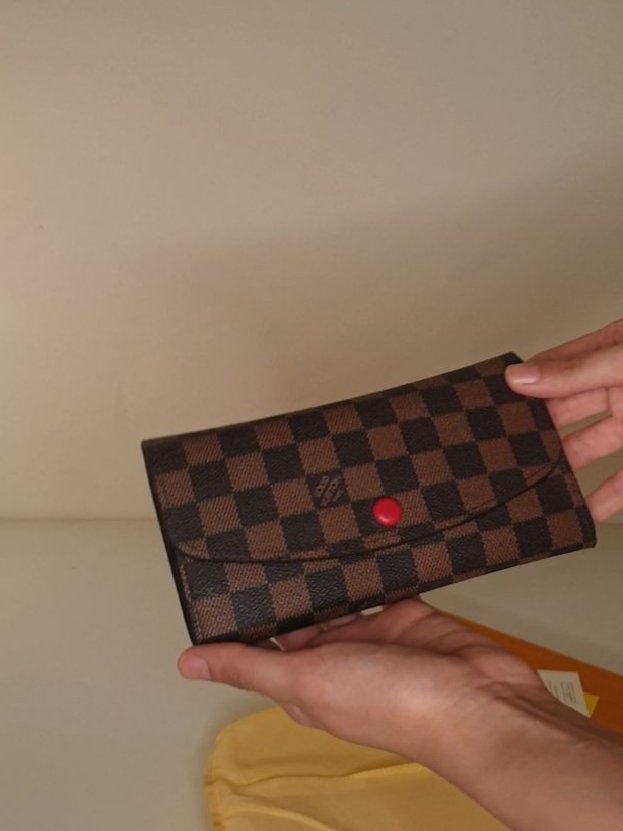⁦Louis Vuitton Damier Ebene Emilie Wallet
+ Brand Box⁩ - الصورة ⁦10⁩