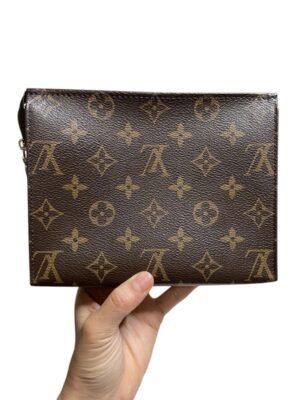 Louis Vuitton

Toiletry clutch 19 Monogram  Cosmetics Pouch Brown + Brand Box , size 19*14
