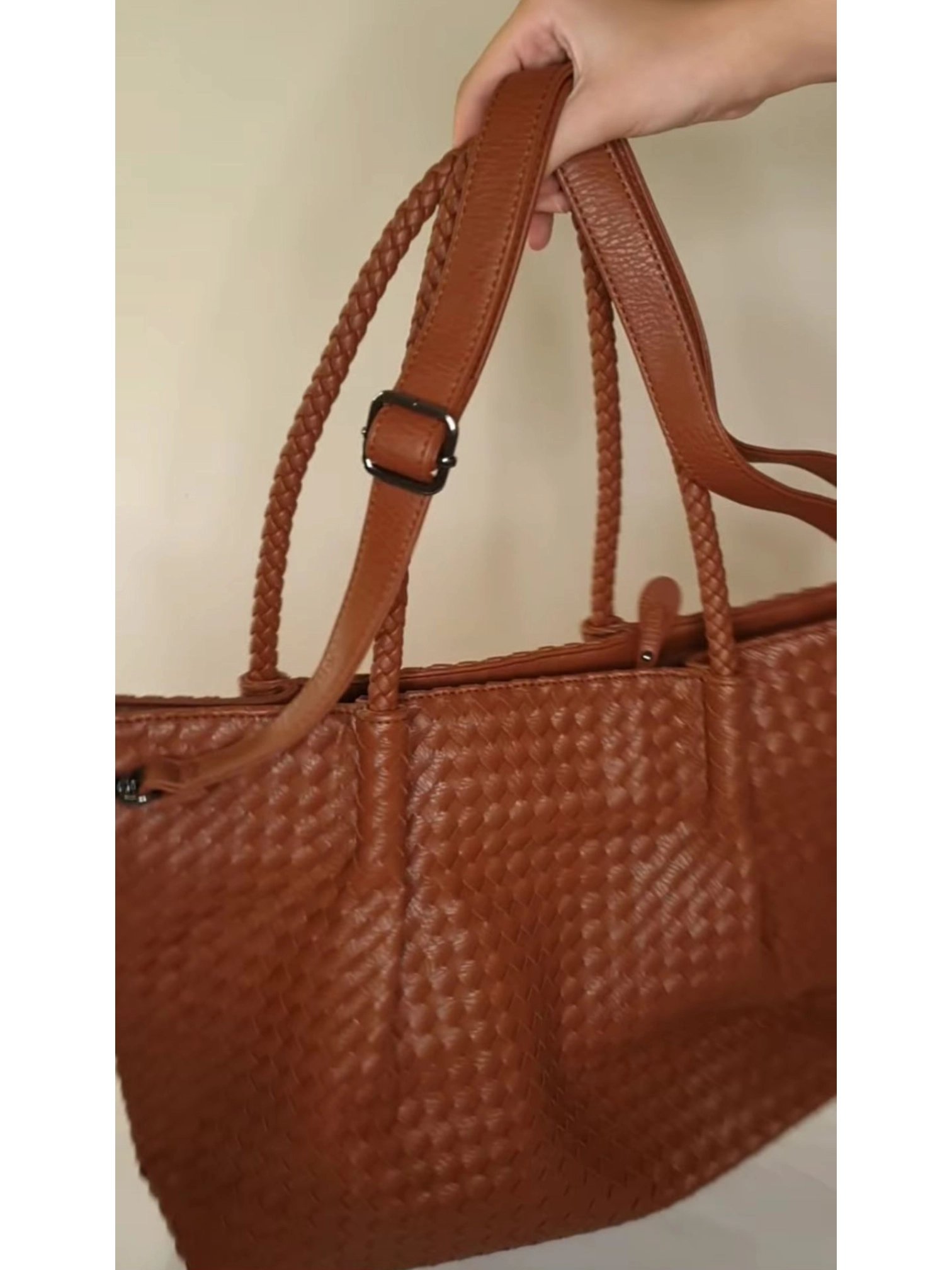 ⁦Vintage Bottega Veneta Intrecciato Nappa Tote   , size 45*28 bn⁩ - الصورة ⁦1⁩