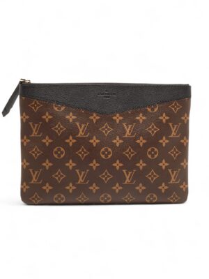 Louis Vuitton  Monogram Daily Pouch clutch + Brand Box , size 29*20