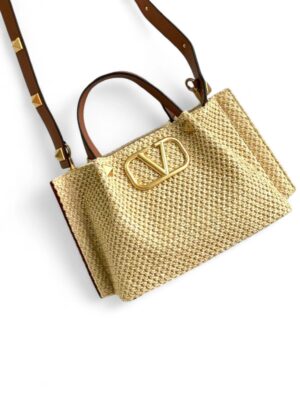 VALENTINO small Rockstud Woven tote   V logo + Dust Cover, Size  30*17 - بيج-فاتح