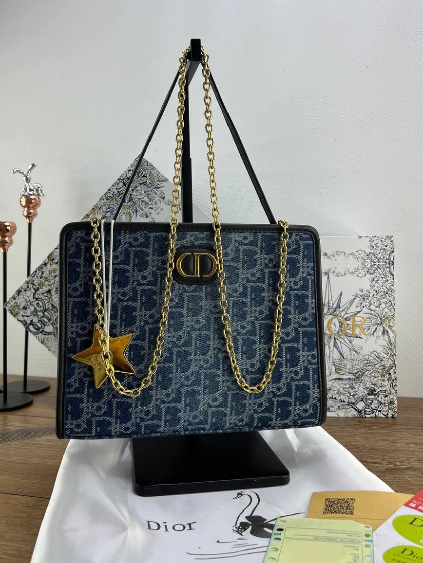 ⁦Christian Dior clutch 30 Montaigne Dea Pouch + Brand Box , size 26*20⁩ - الصورة ⁦10⁩