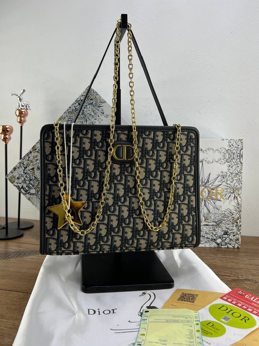 ⁦Christian Dior clutch 30 Montaigne Dea Pouch + Brand Box , size 26*20⁩ - الصورة ⁦6⁩
