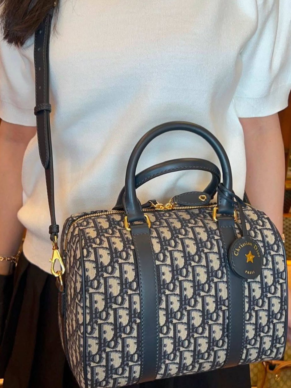 ⁦Christian Dior Groove 25 Bag Oblique + Brand Box , size 26*19⁩ - الصورة ⁦8⁩