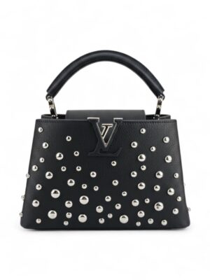 Louis Vuitton
LV X YK Taurillon Brass Metal Dots Capucine MM + Brand Box , size 25*20 .. ofr