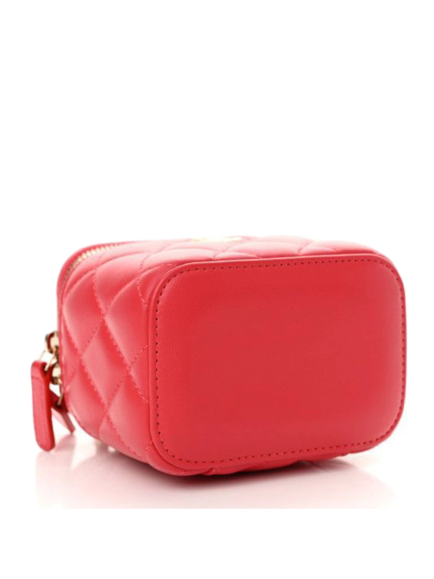 ⁦Chanel  Quilted Pearl Crush Mini Vanity Case With Chain Red + Brand Box , size 10*10⁩ - الصورة ⁦2⁩