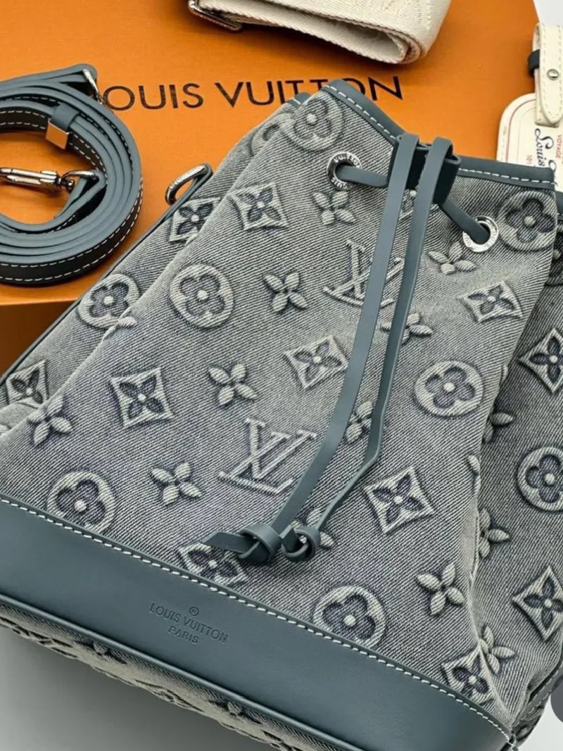 ⁦Louis Vuitton monogram denim bucket + Brand Box , size 25*23⁩ - الصورة ⁦8⁩