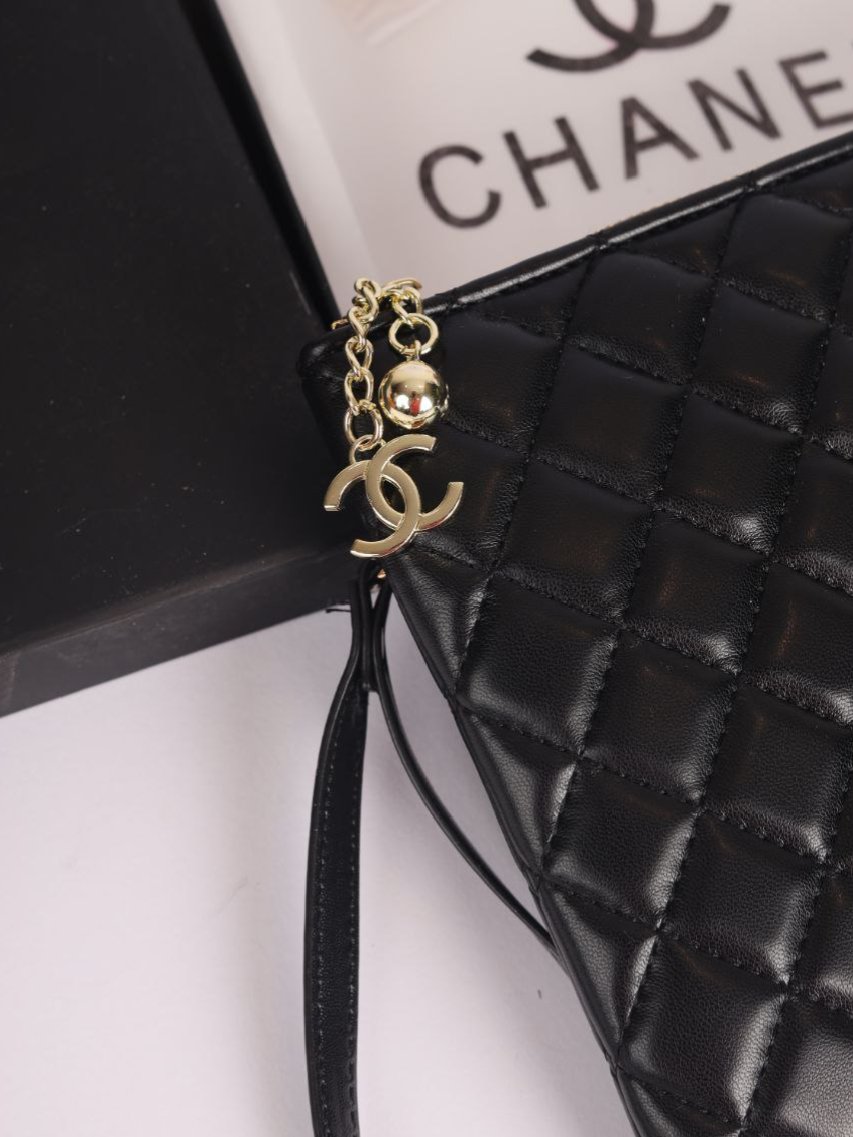 ⁦Chanel Black Quilted Leather clutch 
 + Brand Box , size 27*20⁩ - الصورة ⁦2⁩