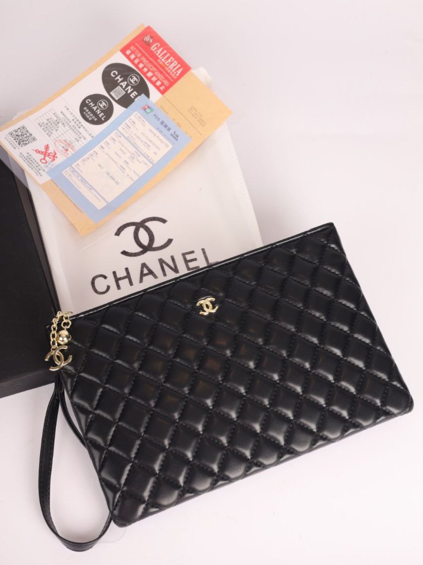 ⁦Chanel Black Quilted Leather clutch 
 + Brand Box , size 27*20⁩ - الصورة ⁦3⁩