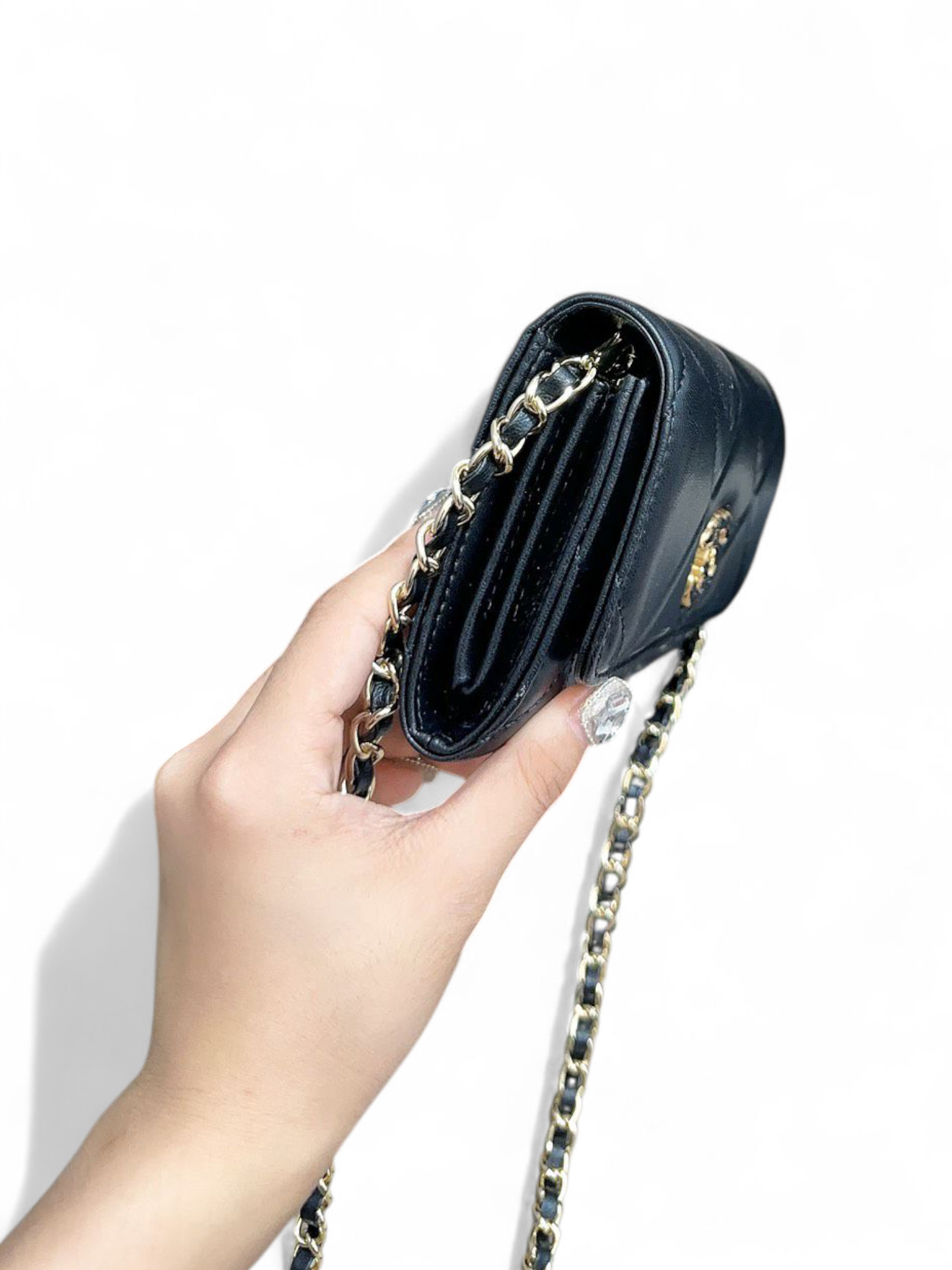 ⁦Chanel woc new rich bag + Brand Box , size 20*9⁩ - الصورة ⁦6⁩