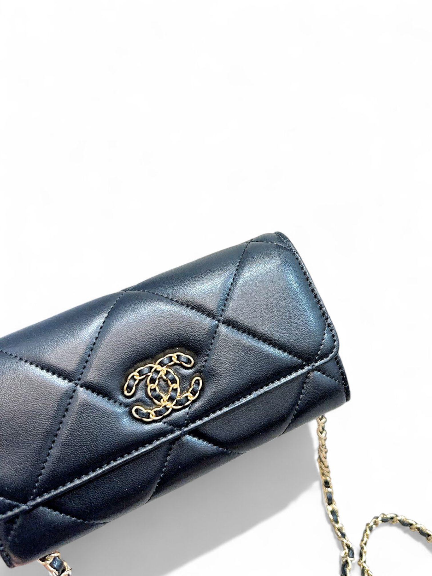 ⁦Chanel woc new rich bag + Brand Box , size 20*9⁩ - الصورة ⁦4⁩
