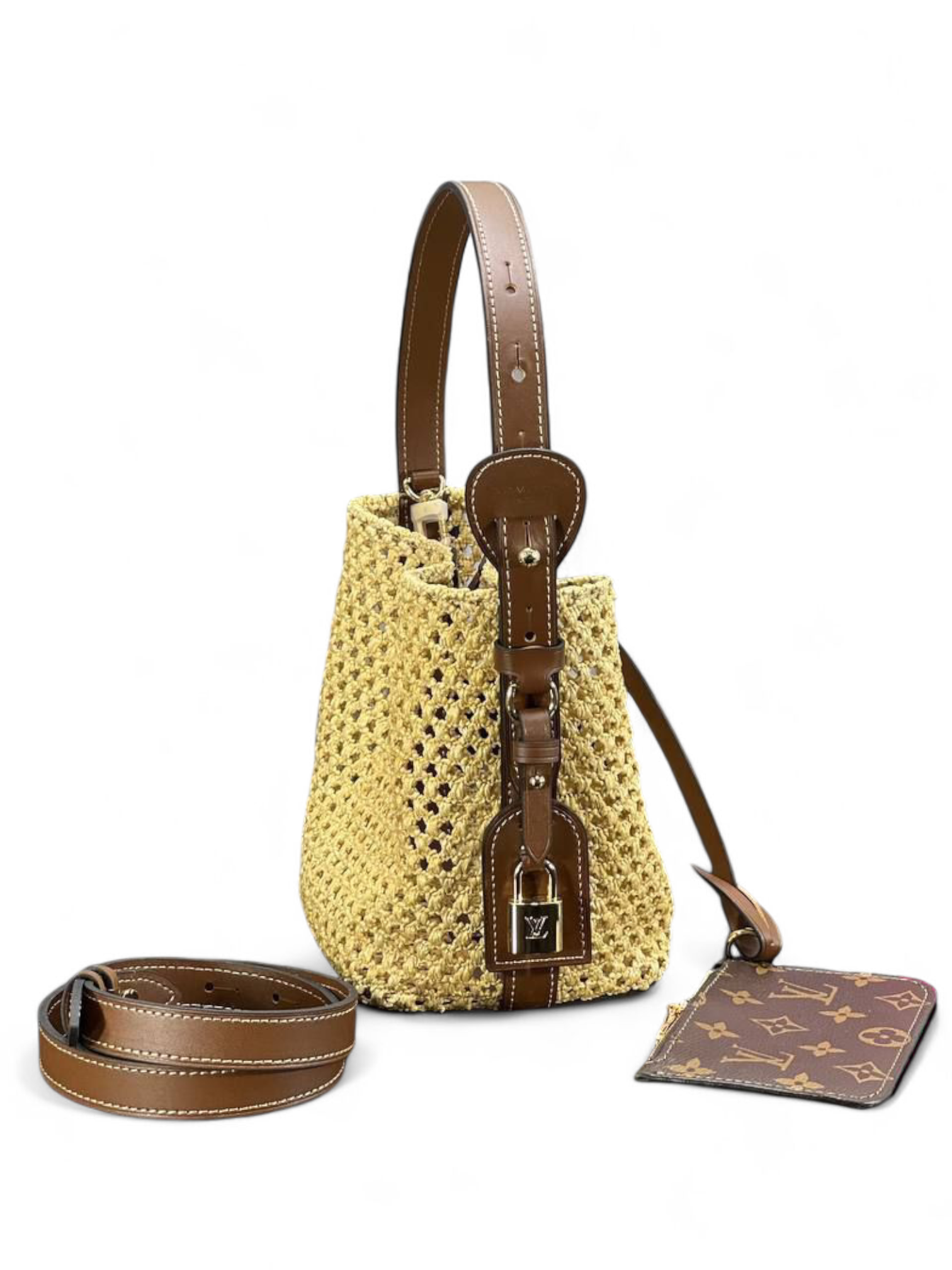 ⁦Louis Vuitton All In BB + Brand Box , size 24*19⁩ - الصورة ⁦2⁩