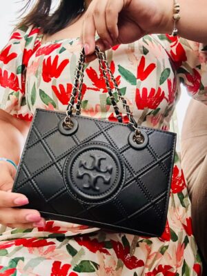 Tory Burch
Mini Fleming Soft Chain Tote Bag + Brand Box , size 18*12 .. ofr