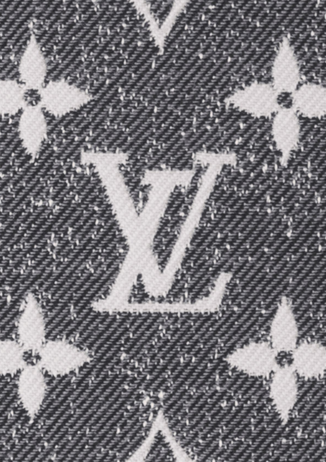 ⁦Louis Vuitton
Limited Edition Black Monogram Denim Onthego MM
  , size 28*24 .. ofr⁩ - الصورة ⁦4⁩