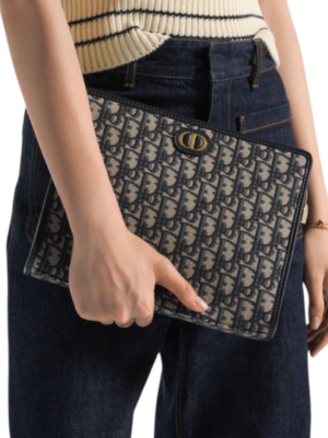 Christian 30 Montaigne Dea Pouch
Dior Oblique Jacquard
  + Brand Box , size 27*20